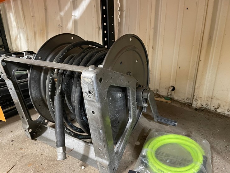 #4563-•-wall-mounted-air-hose-reel-with-hose-image-4