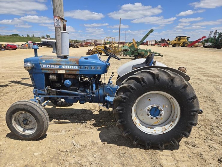 ford-4000-image-14