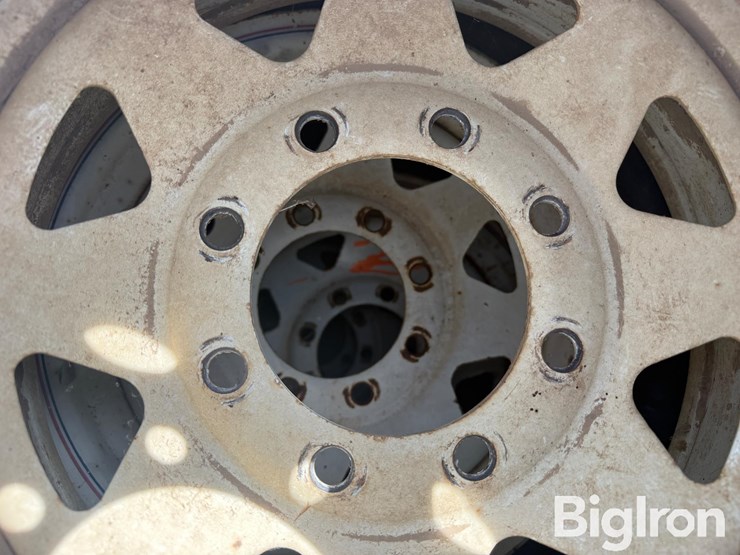 16”-mounted-trailer-tires-image-9