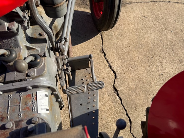 massey-ferguson-to35-image-38