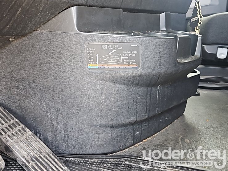 2019-freightliner-cascadia-125-image-29