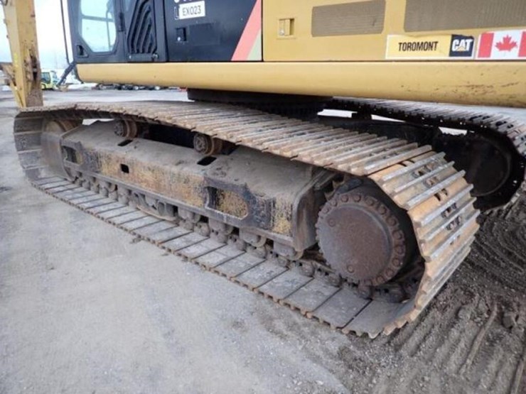 2015-caterpillar-349fl-image-40