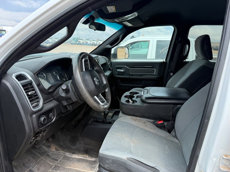 2021-dodge-3500-image-7