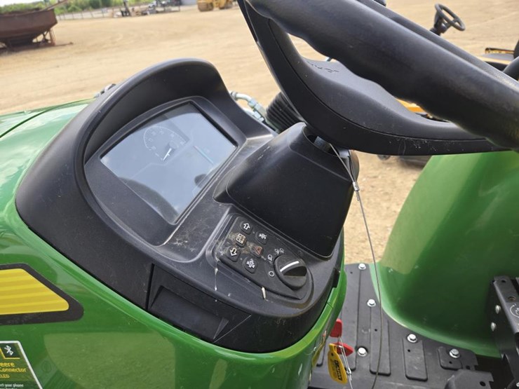 2025-john-deere-3032e-image-20