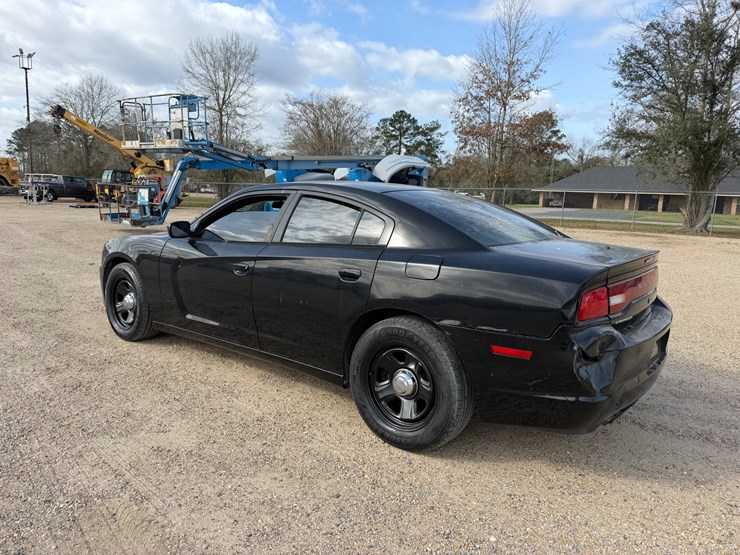 #34240-•-2014-dodge-charger-image-4