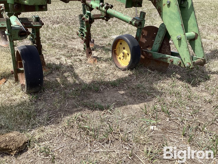 john-deere-85-image-12