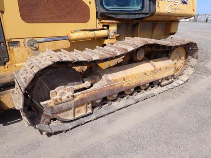 2005-deere-450j-lt-image-32