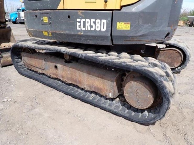 2015-volvo-ecr58d-image-47