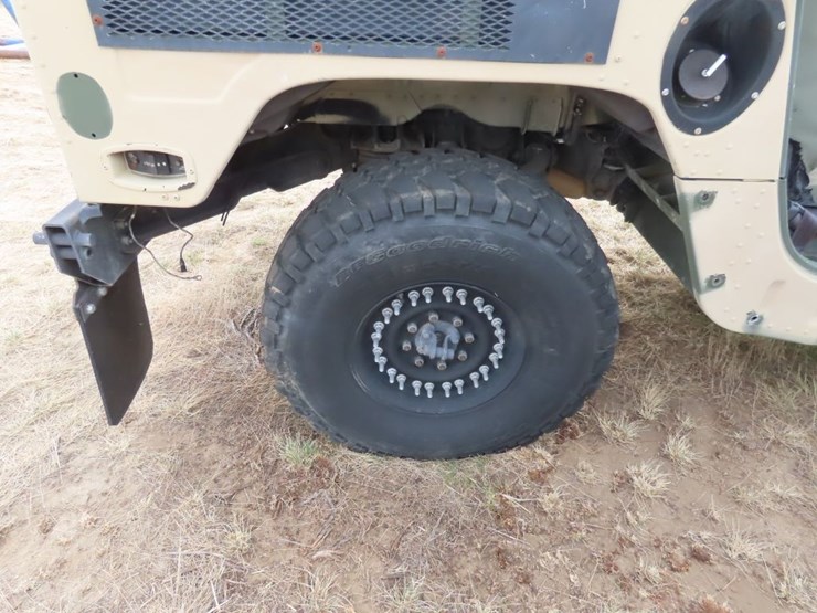 2009-am-general-humvee-4x4-image-16