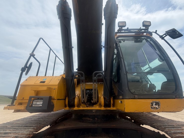 2017-john-deere-6-image-9