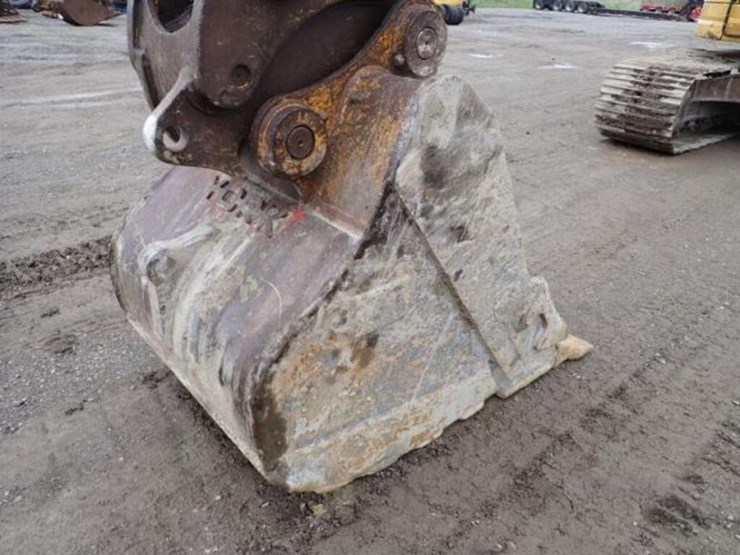 2013-caterpillar-321d-lcr-image-32