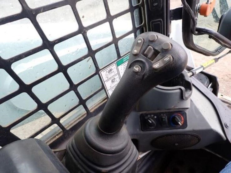 2021-bobcat-t870-image-15