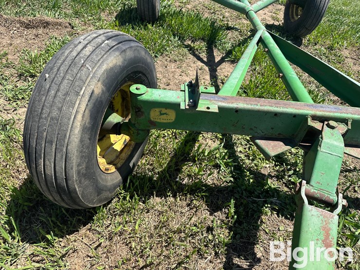 john-deere-1065-image-12