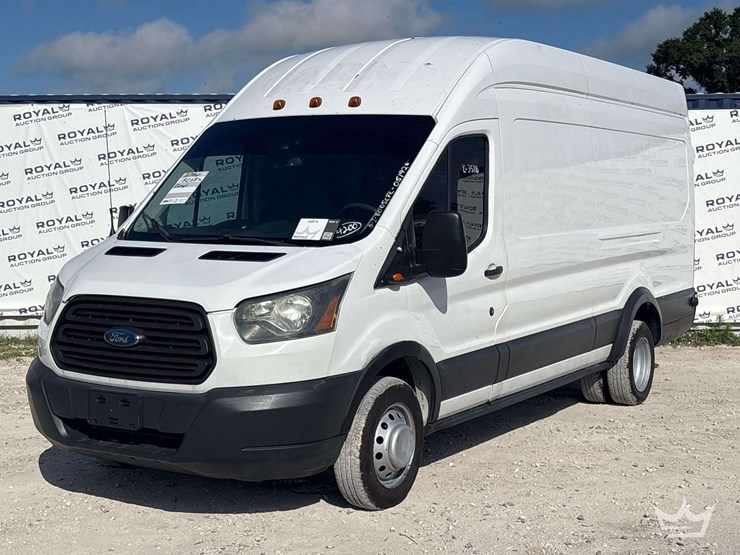2016-ford-transit-image-1