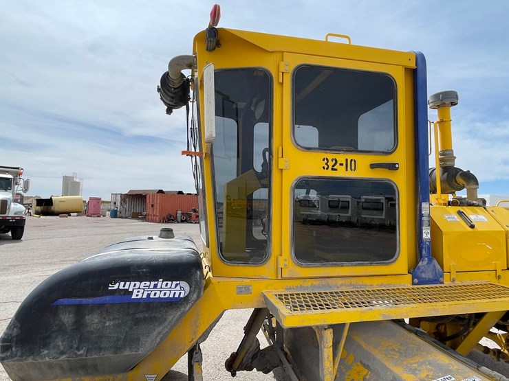 2017-superior-broom-dt80k-image-24