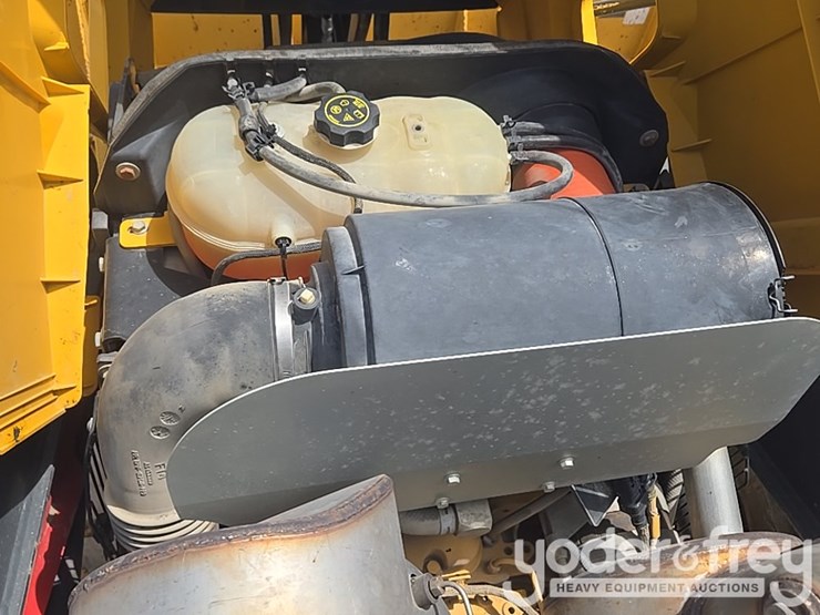 2020-deere-310sl-image-32