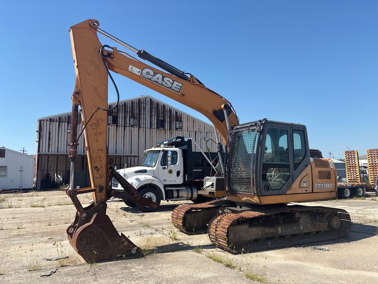 #1-•-2013-case-excavator-image-3