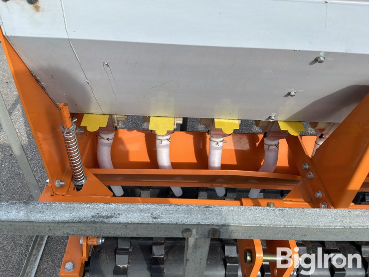 2026-caterpillar-12-image-17