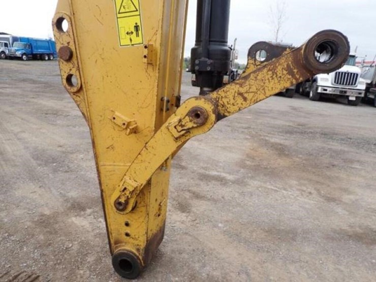 2015-caterpillar-349fl-image-24