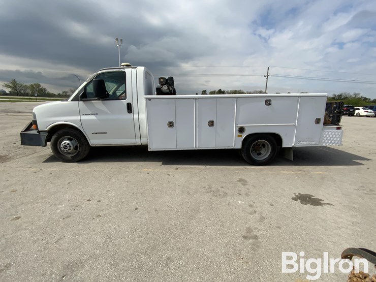 2003-gmc-3500-image-8