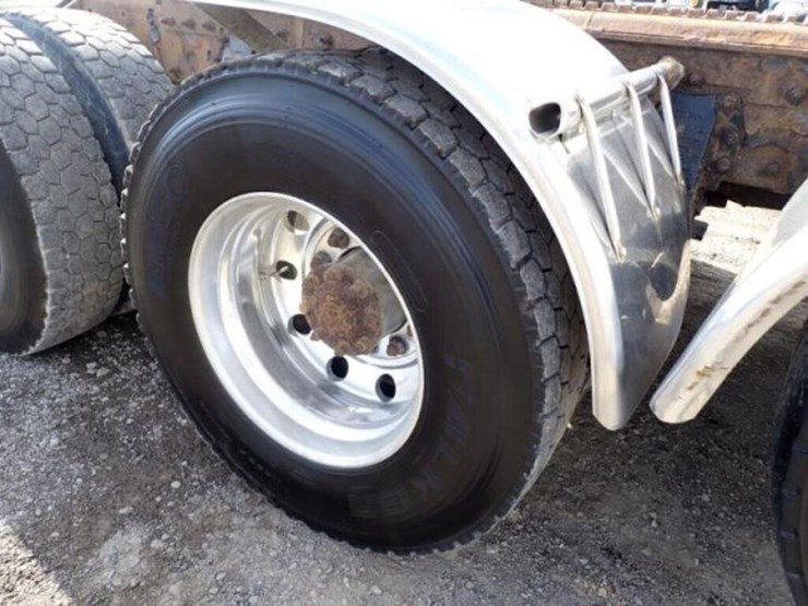 2013-peterbilt-367-image-66