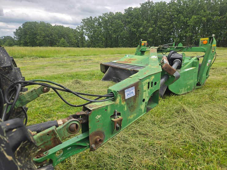 john-deere-630-image-1