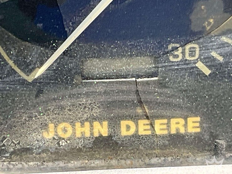 john-deere-utility-tractor-image-9
