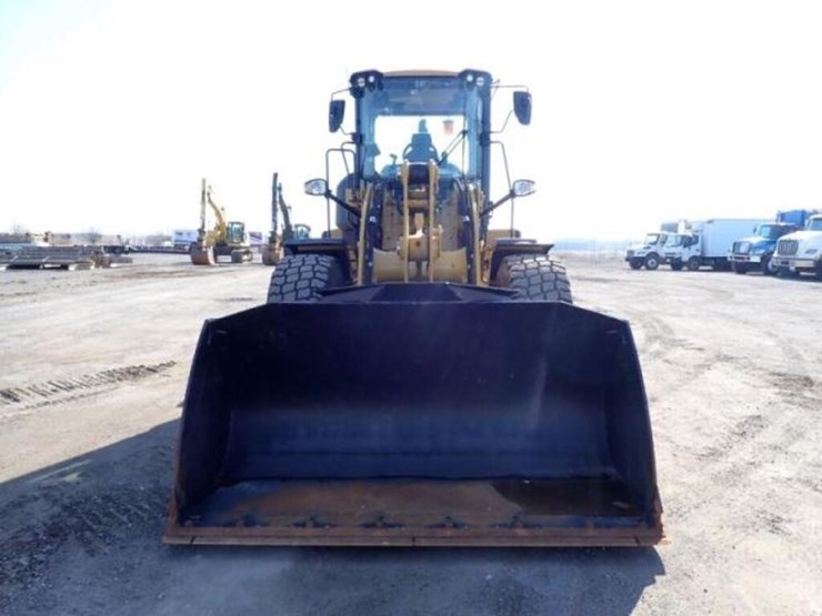 2023-caterpillar-926m-image-2