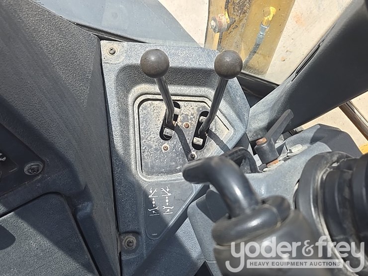 2020-deere-310sl-image-46