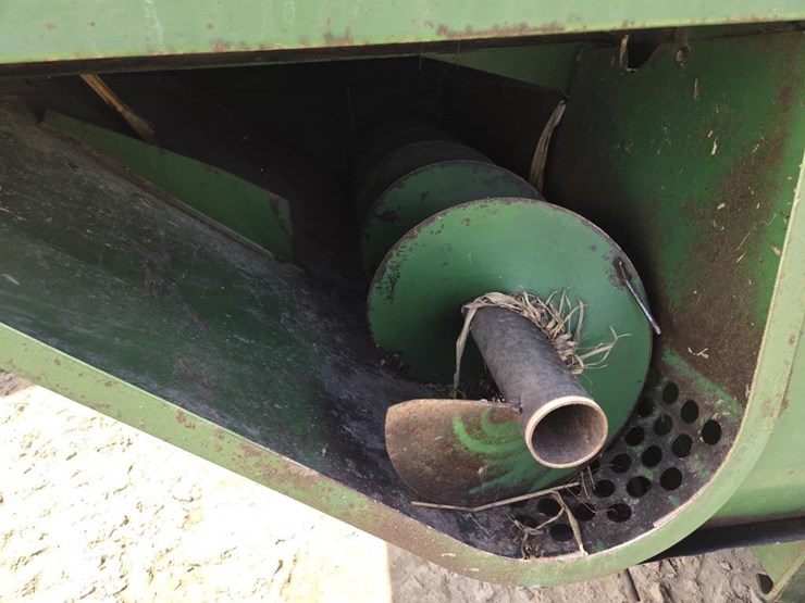john-deere-300-image-14