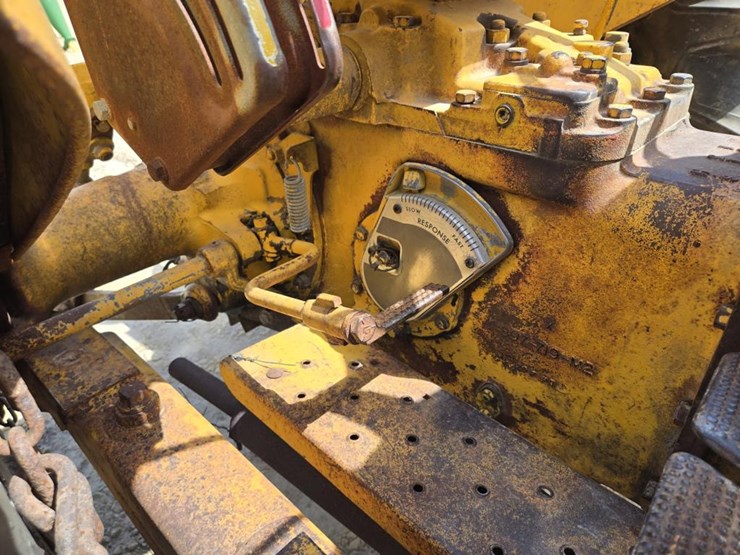 massey-ferguson-2135-image-16