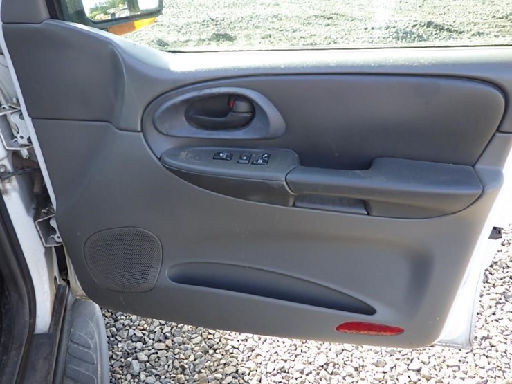 2003-chevrolet-blazer-image-21