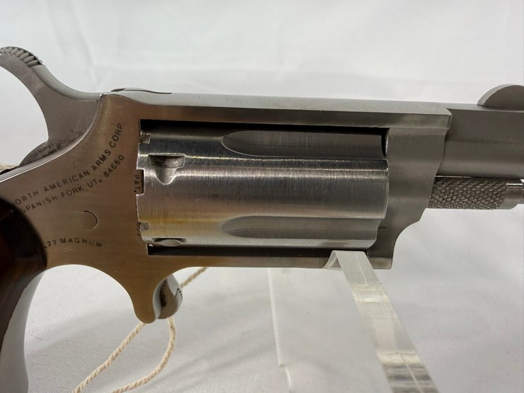 #78-•-north-american-arms-22-magnum-revolver-w29951-image-10