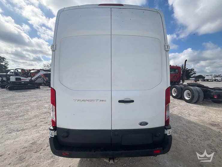 2016-ford-transit-image-16