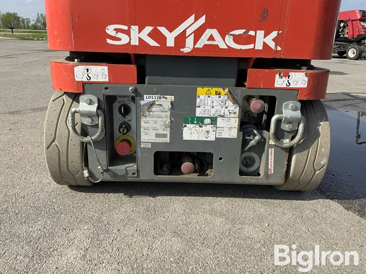 2017-skyjack-sj12-image-10