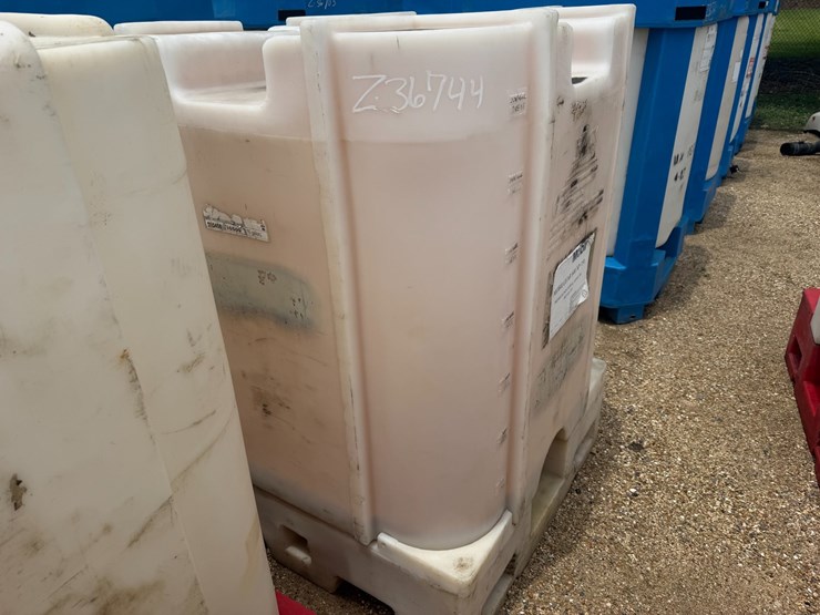 #1658-•-330-gallon-plastic-storage-oil-tank-image-1
