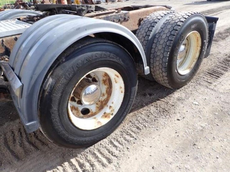 2013-western-star-4900sb-image-44