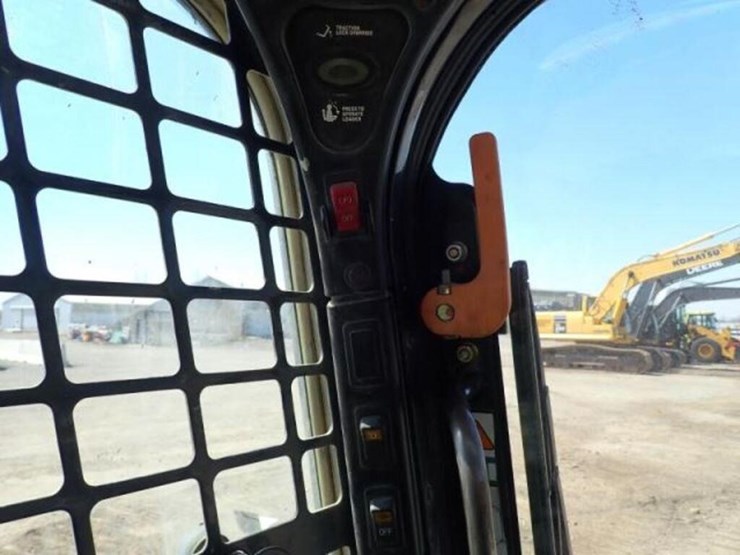 2014-bobcat-s590-image-11