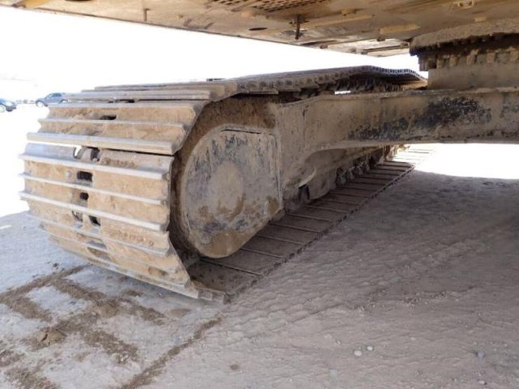 2021-caterpillar-323-image-40