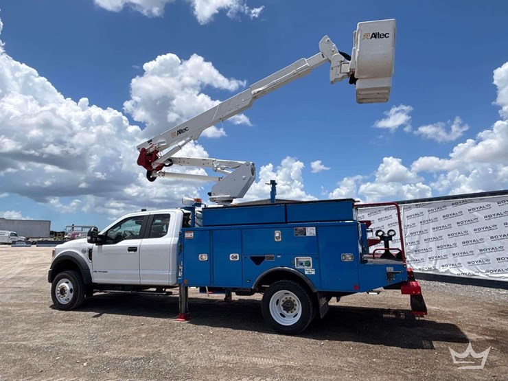 2020-ford-f550-image-5