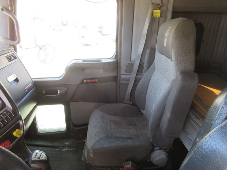 2013-kenworth-t800-image-10