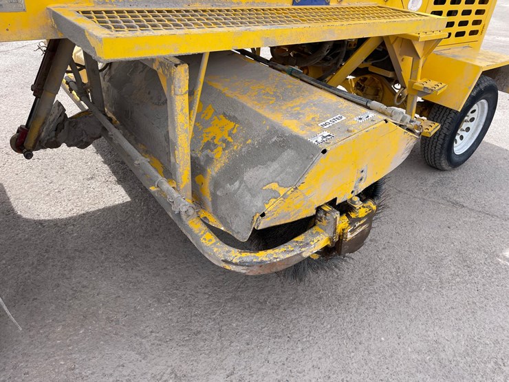 2017-superior-broom-dt80k-image-20