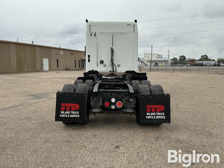 2013-freightliner-coronado-132-image-6