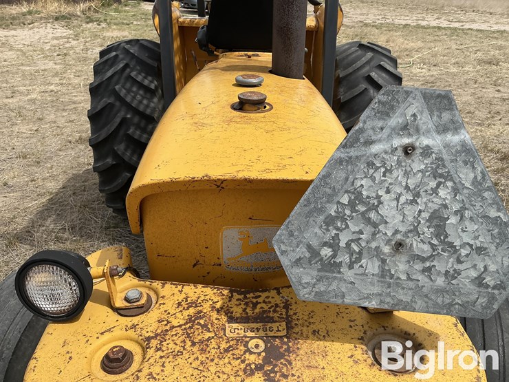 john-deere-380-image-10