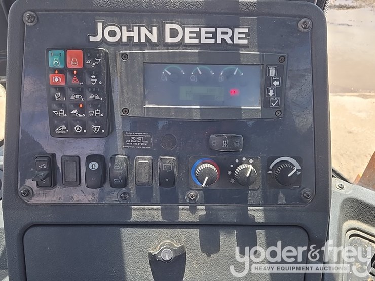 2020-deere-310sl-image-50