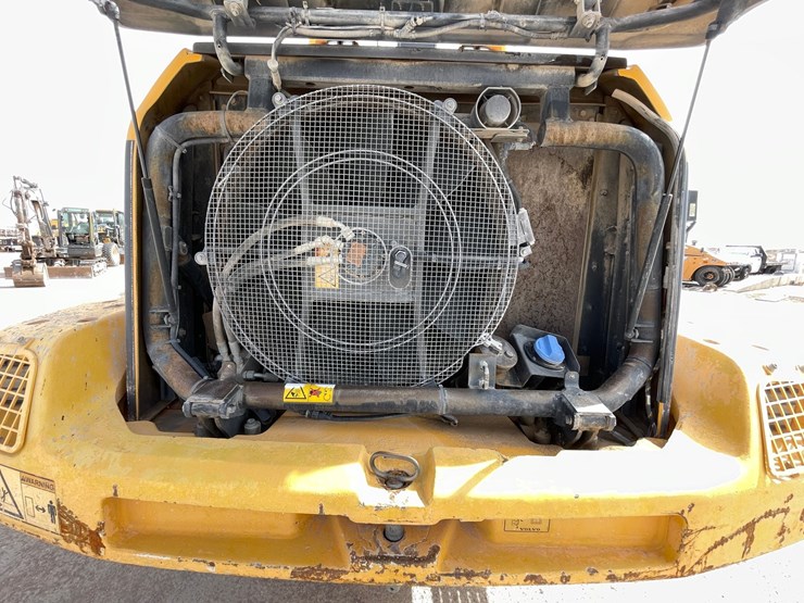 2014-volvo-l120h-image-90