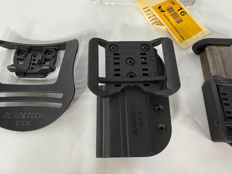 #16-•-fnh-fwp-45-45acp-pistol-61dmp10518-image-4