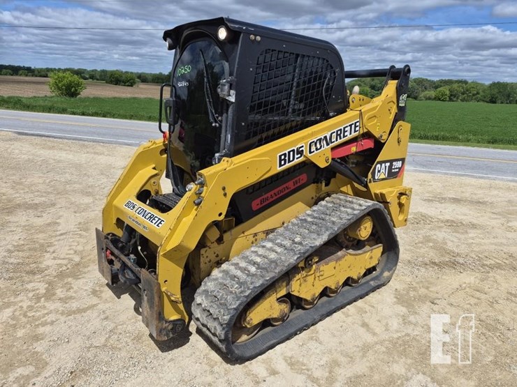 2014-caterpillar-259d-image-1