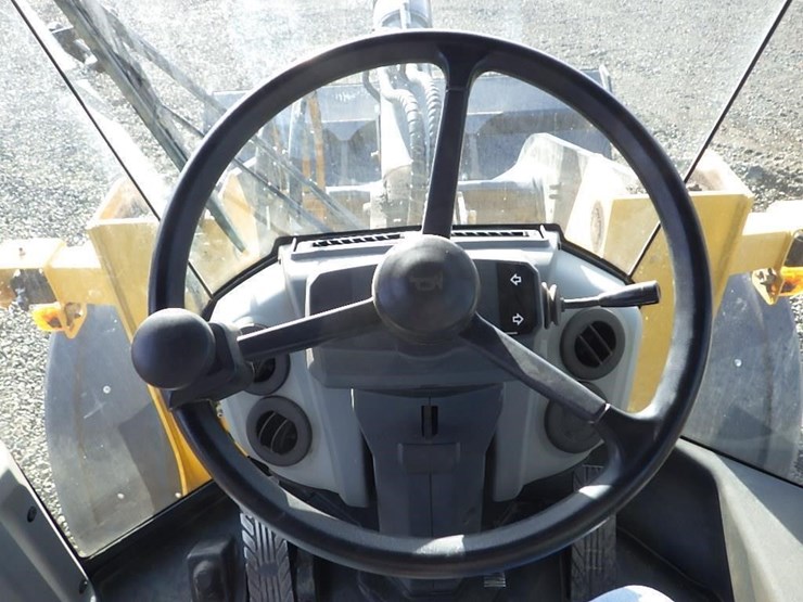 2023-john-deere-544-image-41