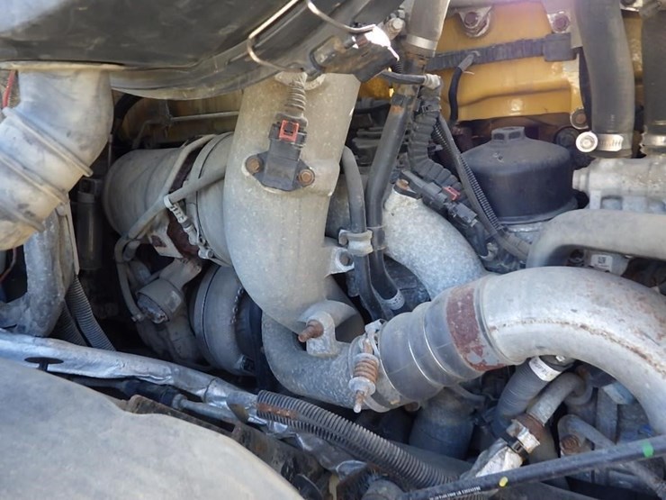 2014-caterpillar-ct660-image-30